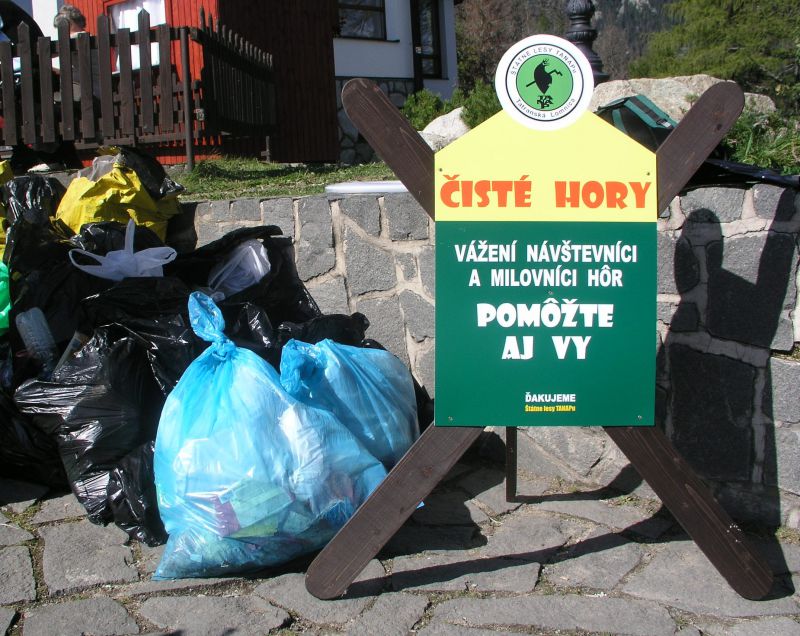 Vyzbierali vyše sedemsto kilogramov odpadu