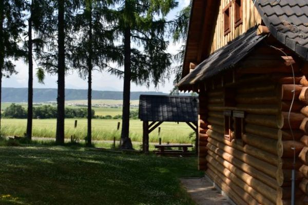 Ukážka súkromnej investície, ktorá stojí na pozemku v správe štátneho podniku LESY SR 