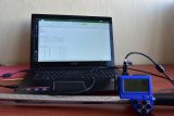 Elektronick&aacute; priemerka, napojen&aacute; na notebook 