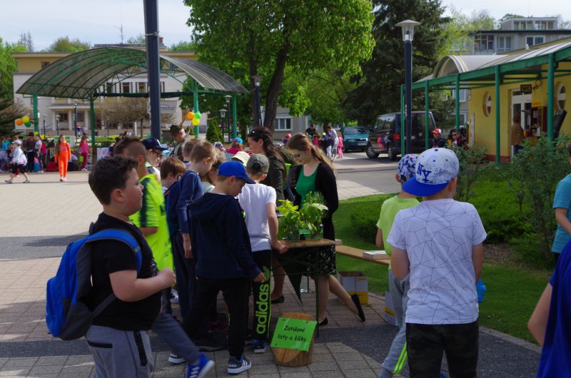 Lesníci zorganizovali pre deti milé podujatie aj v Starej Turej