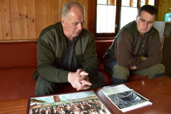 Otec a syn B&aacute;beľovci z Mur&aacute;nskej planiny 