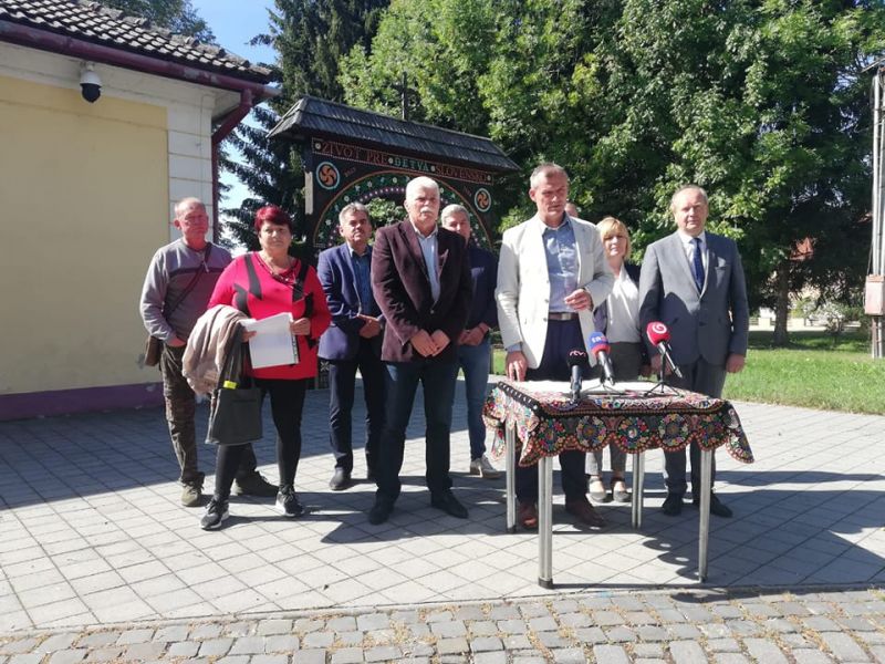 Momentka z tlačovej konferencie v Detve 