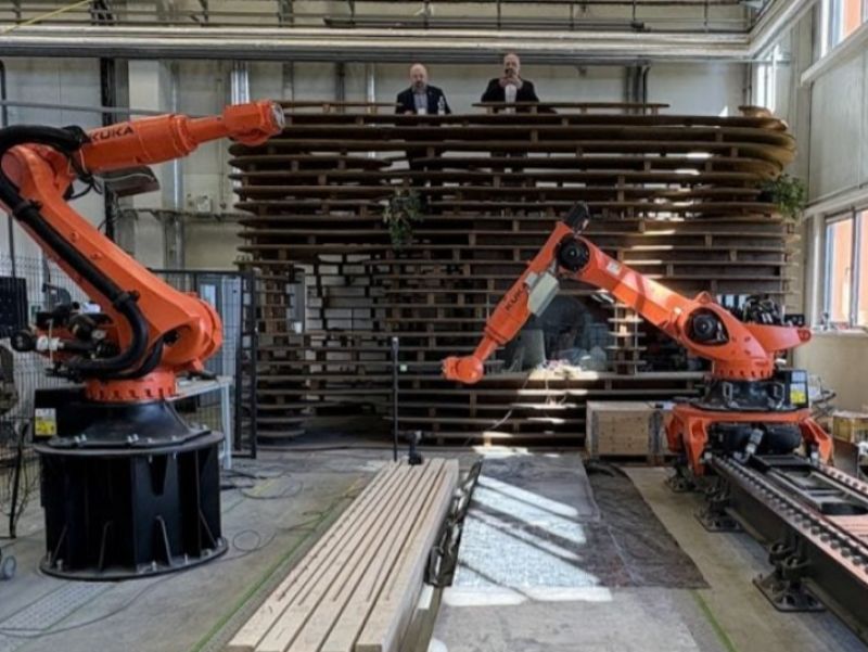 Vedci z brnenského Vysokého učení technického: Konštrukcia drevobetónového mosta namiesto montáže v teréne vznikne v hale