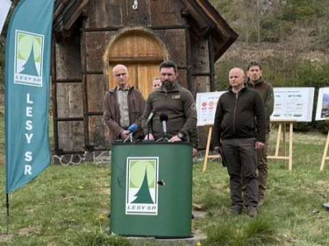 Momentka z tlačovej konferencie vo Vydrovskej doline 
