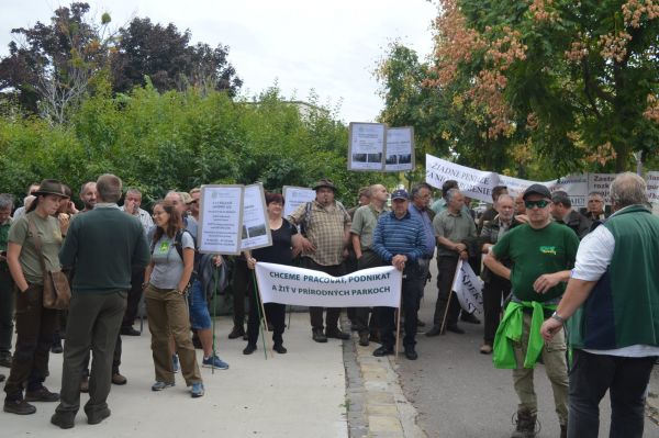 Protest proti reforme národných parkov pred Úradom Vlády SR 23. augusta 2021