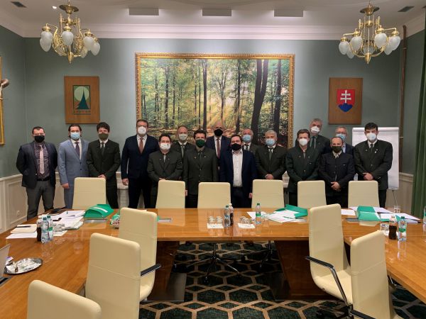 Členovia Dozornej rady a manažmentu &scaron;. p. LESY SR,