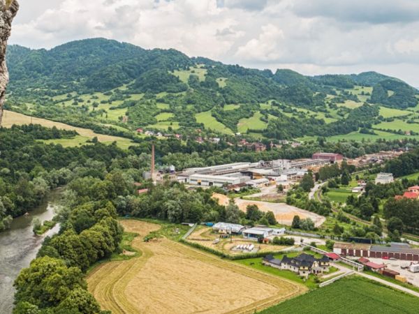 Pohľad na areál spoločnosti Amico Drevo 