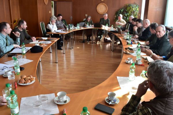 Momentka zo zasadnutia Predstavenstva Slovenskej lesn&iacute;ckej komory v Malack&aacute;ch 