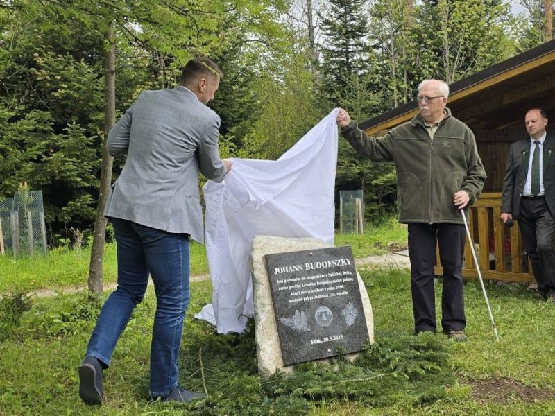 Odhalenie pamätnej tabule na LNCH Fľak 