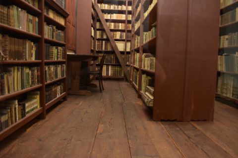 Pôvodná drevená podlaha v knižnici v Katedrále sv. Martina v Spišskej Kapitule z 15. storočia