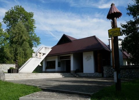Vstupný areál botanickej záhrady v Tatranskej Lomnici 