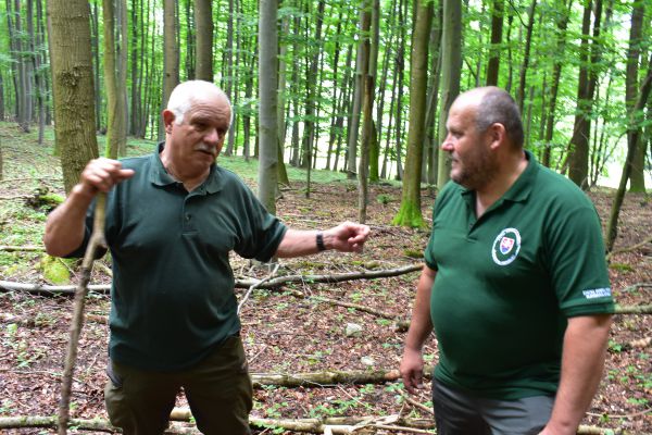 Architekti vyhlásenia Chráneného areálu Langáčske skaly: Predseda Urbáru Dubnica Ing. Juraj Vanko (vľavo! a riaditeľ Správy CHKO Strážovské vrchy Mgr. Karol Pepich