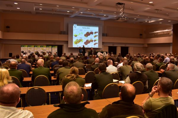 Pohľad na účastníkov konferencie počas prezentácie A. Kuncu