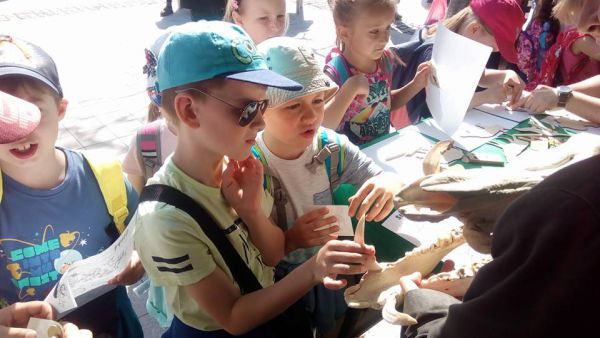 Poľovn&iacute;ci dok&aacute;žu zaujať deti 