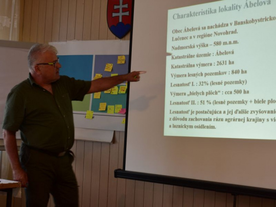 TÝŽDŇOVKA: Aký je rozdiel medzi modrou a zelenou vodou a prečo je dôležité systémové zadržiavanie dažďovej vody v krajine. V Ábelovej sa do neho zapájajú aj lesomajitelia a lesníci