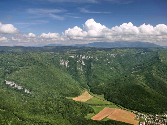 Poslanecký návrh zákona o ochrane prírody a krajiny: Vrátenie pozemkov v správach národných parkov Muránska planina, Slovenský kras a Veľká Fatra štátu