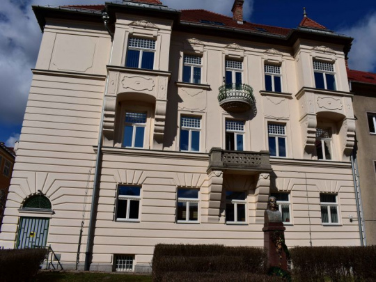 Parlament zrušil 8. máj v tomto roku ako deň pracovného pokoja, no sviatkom zostal: LESY SR neplánujú plošne nariaďovať dovolenky